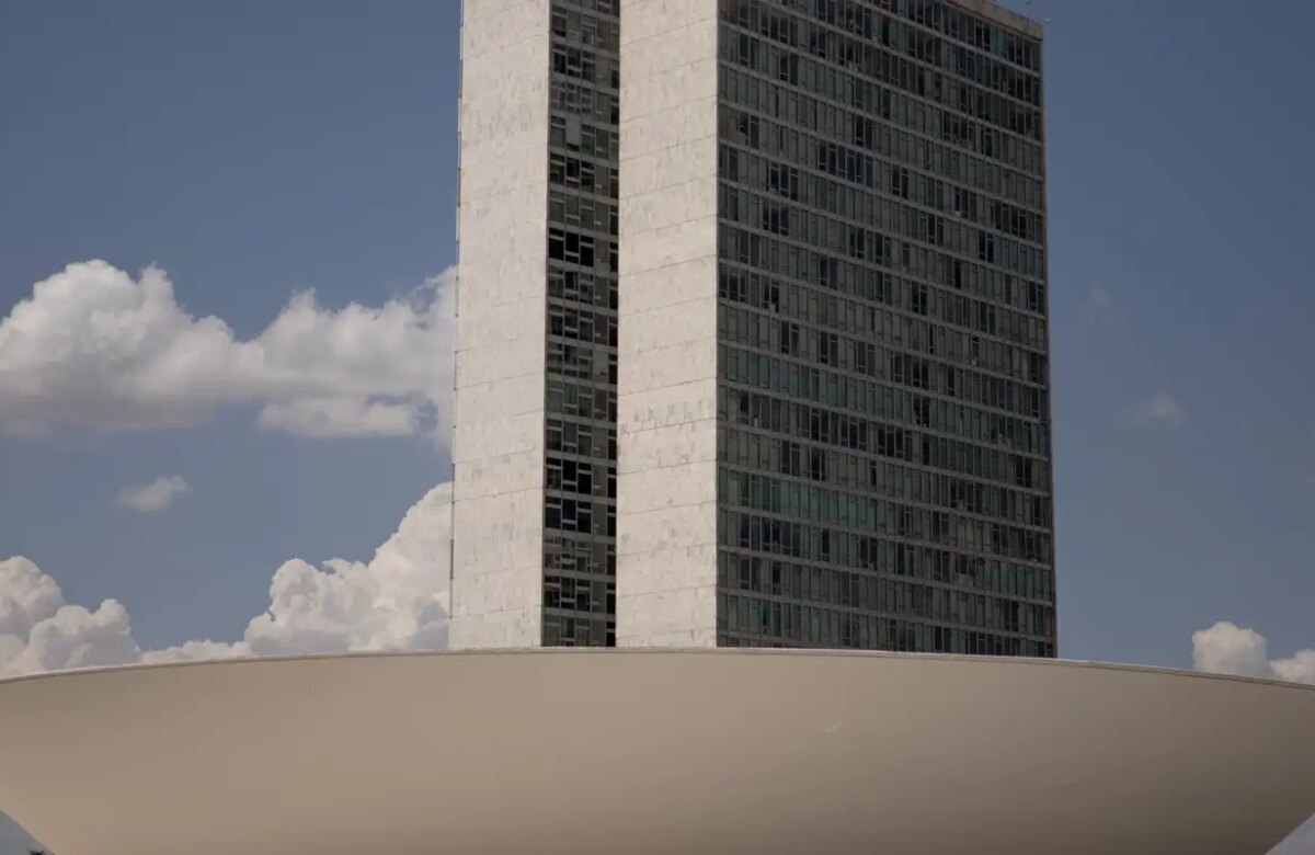 Câmara aprova aumento de pena para crime contra profissionais de saúde