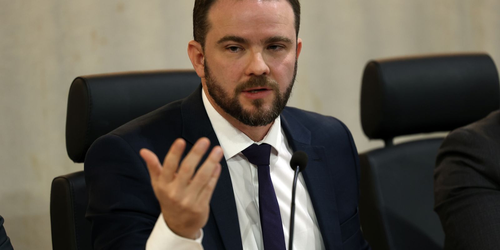 Fazenda diz que estudará alternativas para aumento do IOF