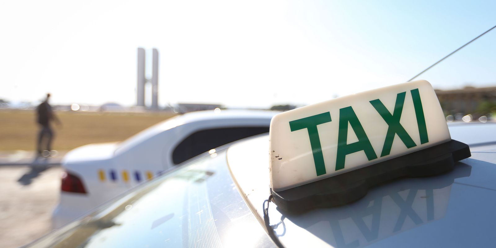 Fim da taxa de verificação de taxímetros beneficiará 300 mil taxistas