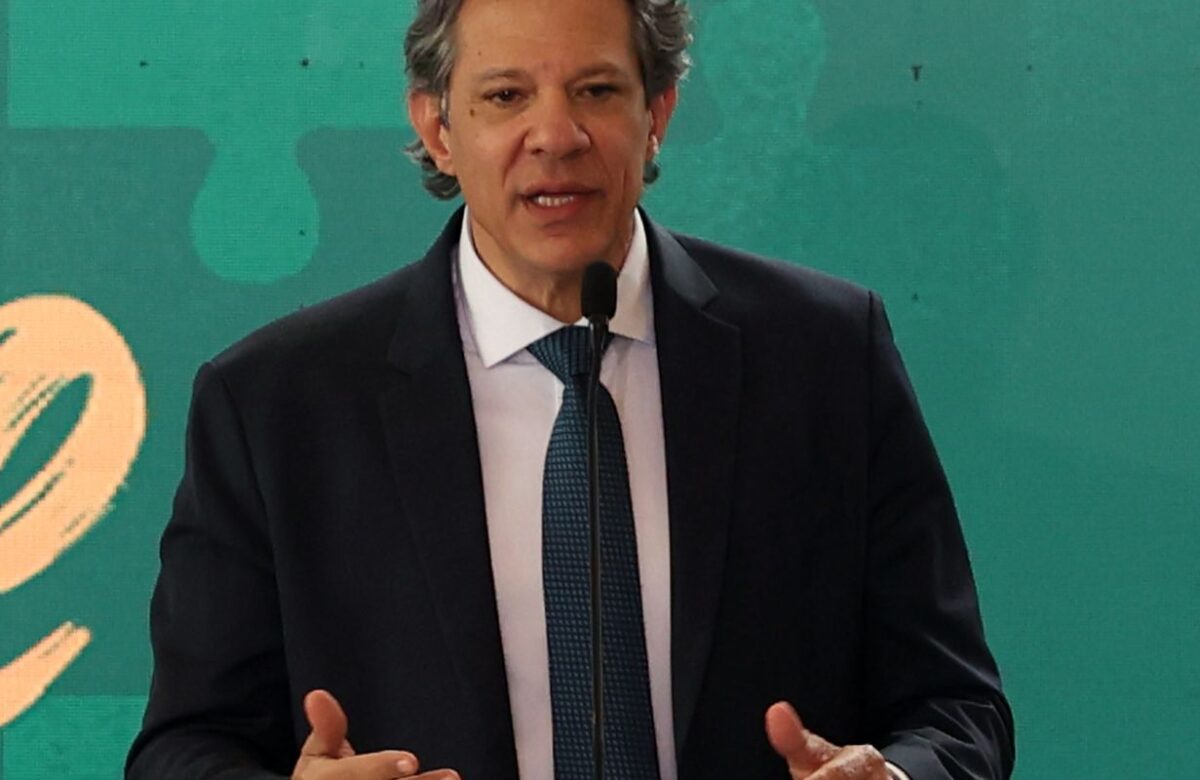 Haddad entrega hoje a Lula plano contra efeitos do tarifaço dos EUA