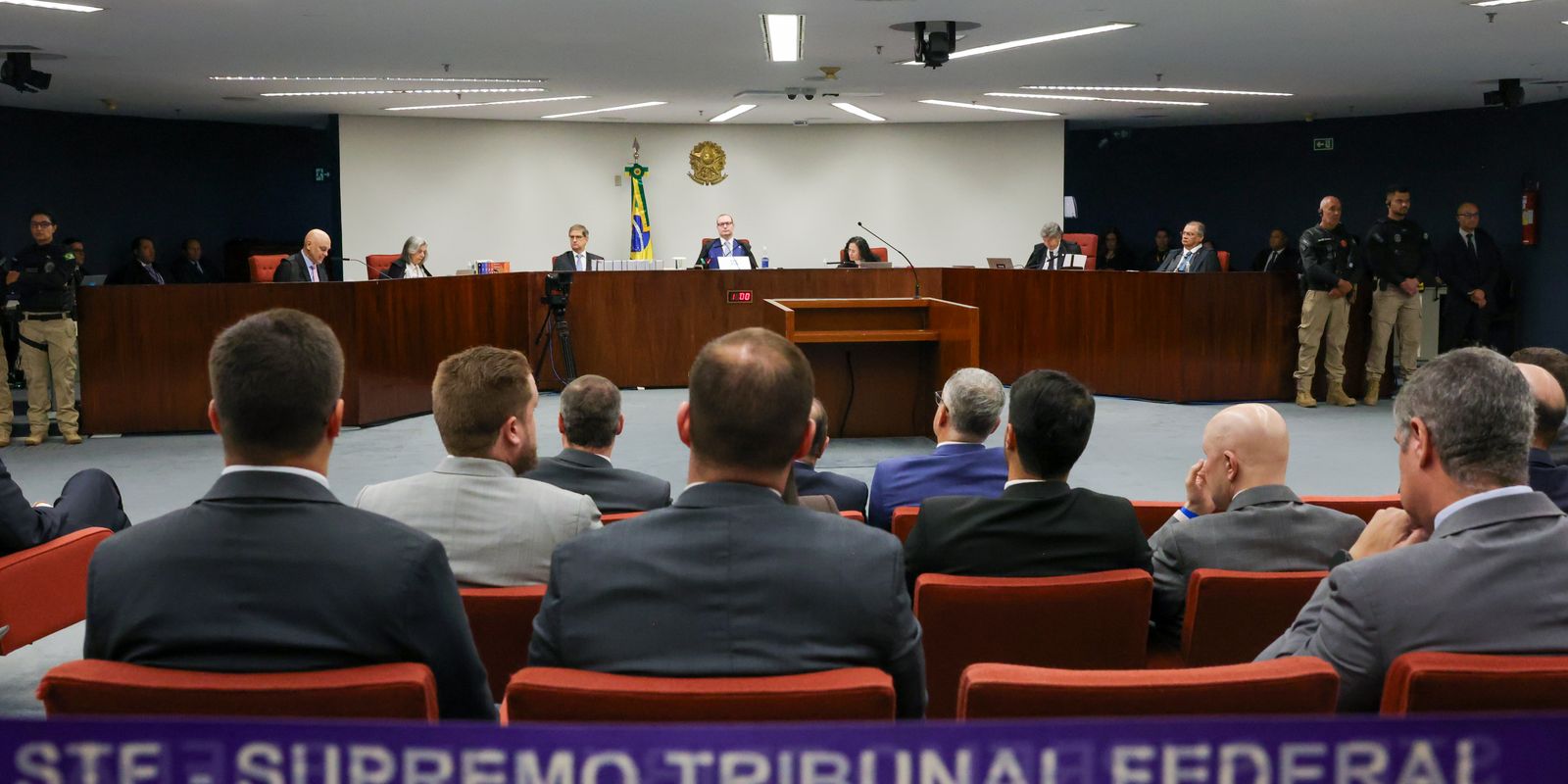 Ao vivo: STF retoma julgamento de Bolsonaro; Dino é o segundo a votar 