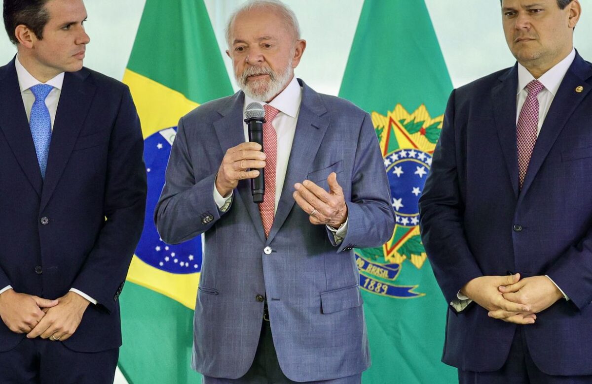 Lula discute pautas do governo em encontro com Motta e Alcolumbre