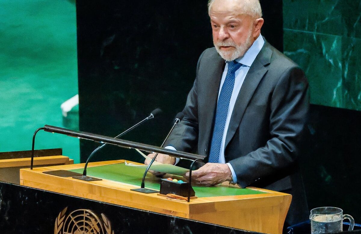 Lula diz que manifestações são “espetáculo da democracia” 