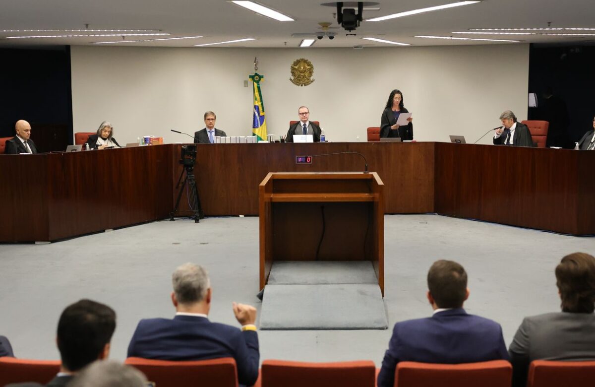 STF retoma julgamento de Bolsonaro; Cármen Lúcia vota