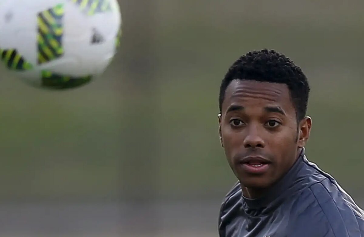 STJ mantém Robinho preso no Brasil por estupro na Itália
