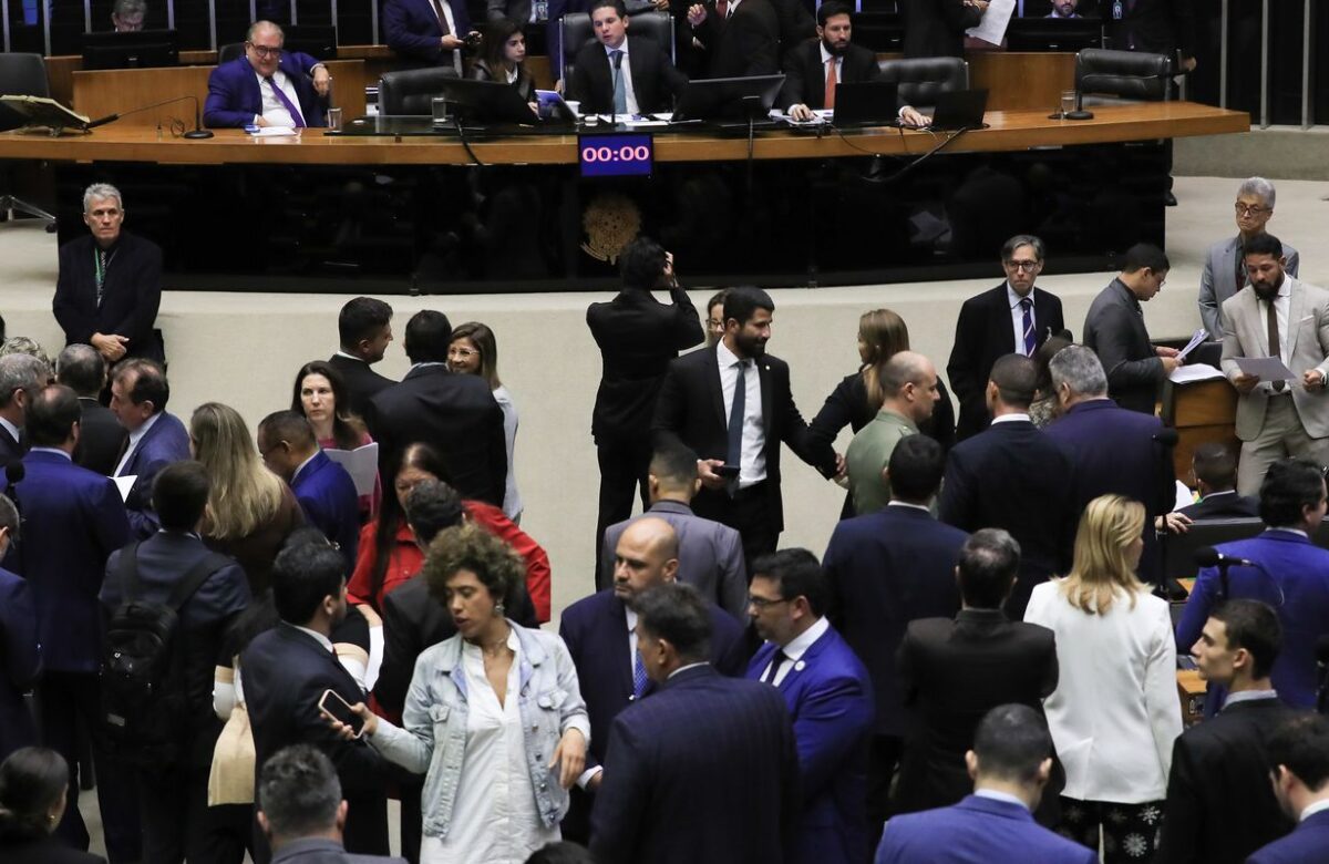 Câmara aprova urgência para votar direito à bagagem de mão gratuita