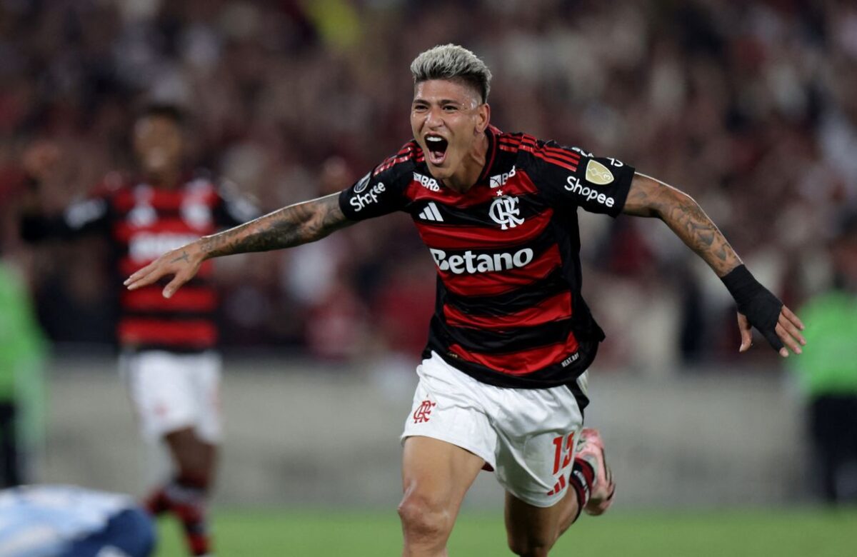Carrascal decide e Flamengo fica em vantagem na semi da Libertadores