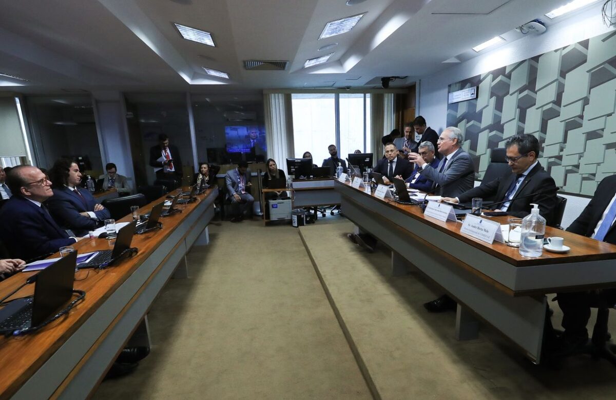 Comissão do Senado aprova isenção do IR para quem ganha até RS 5 mil