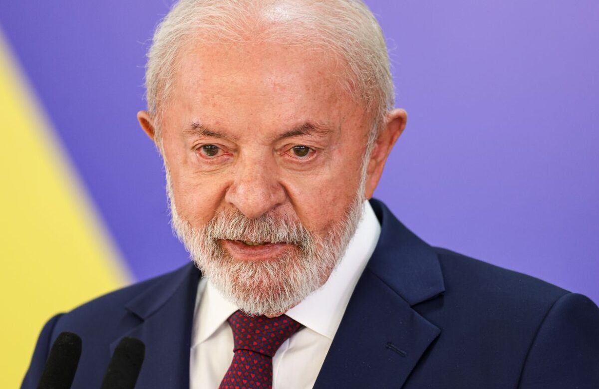 Lula diz que valor do salário mínimo no Brasil é “muito baixo”