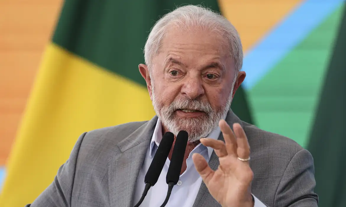 Lula sanciona Orçamento de 2026 e veta R$ 400 milhões em emendas
