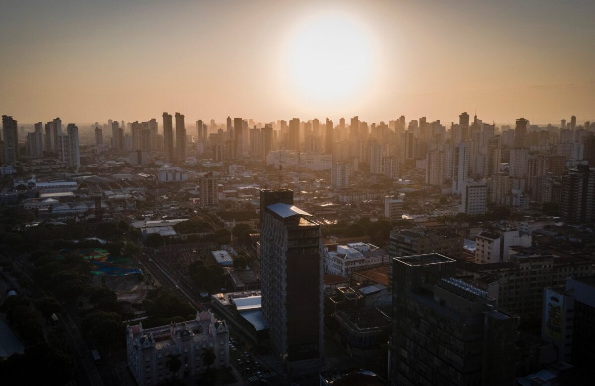 Belém registra temperaturas até 6°C mais quentes no centro da cidade e vira ilha de calor na Amazônia