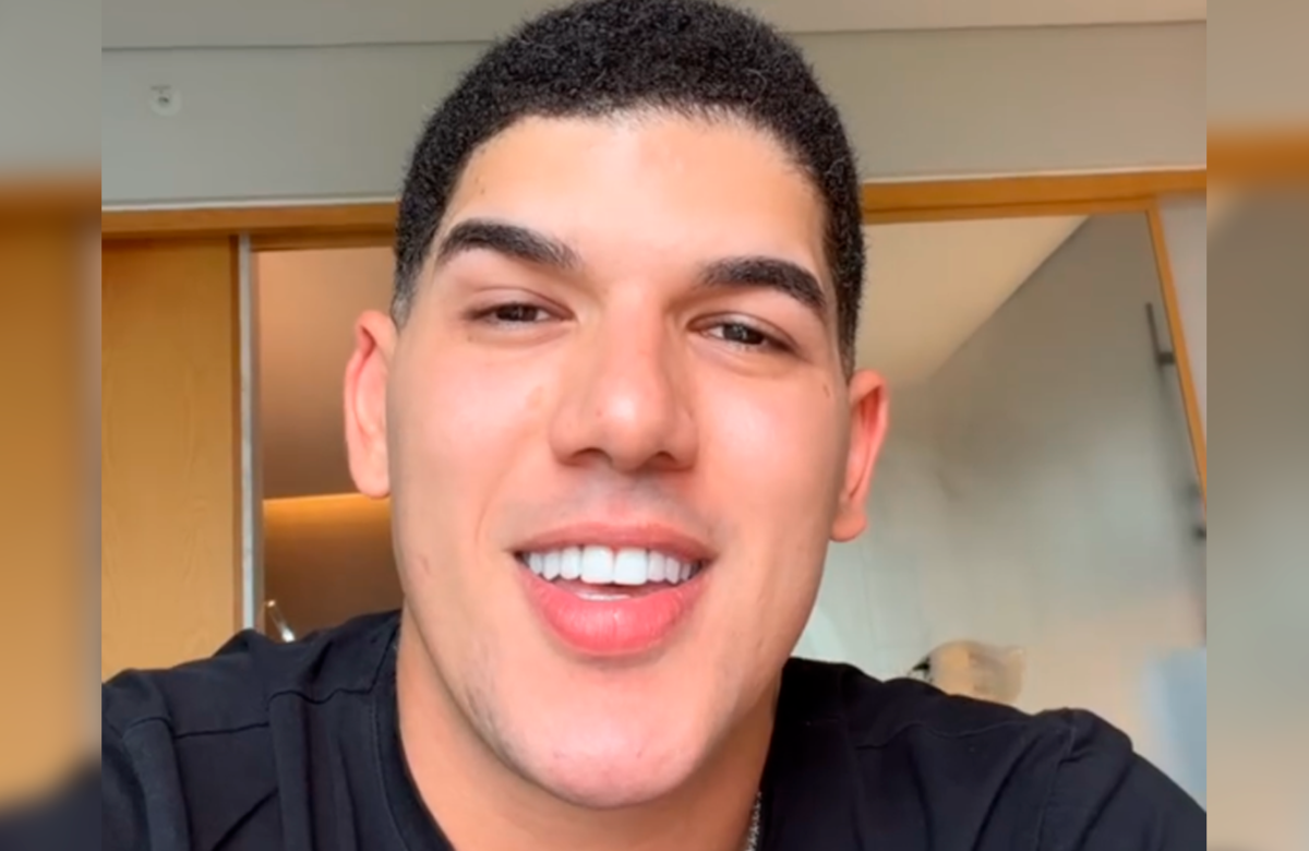 Zé Vaqueiro esclarece presença em festa após indiretas da ex