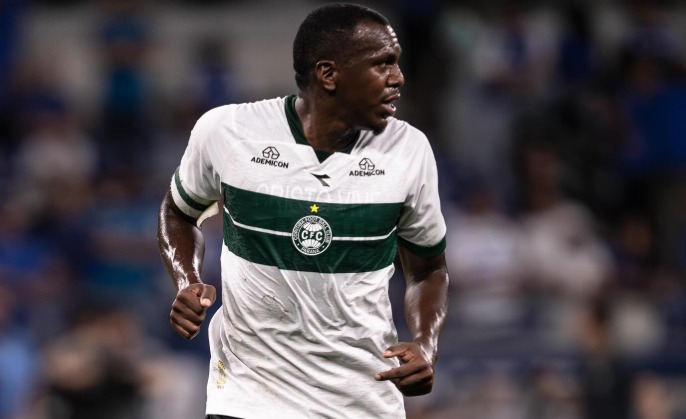 Jacy Maranhão desabafa após derrota do Coritiba e emociona ao citar promessa da mãe