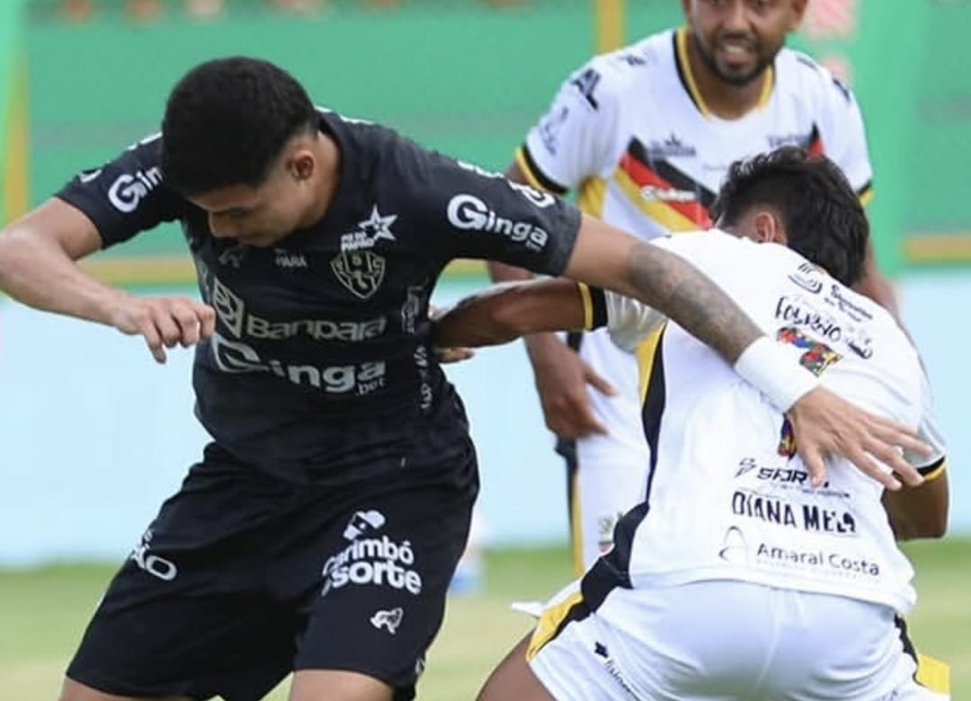 Santa Rosa cria as melhores chances contra o Paysandu, mas não mexe no placar no 1º tempo