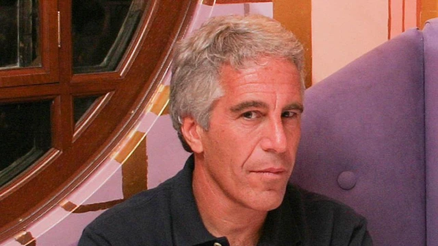 Jeffrey Epstein tem CPF ativo no Brasil e até chave Pix vinculada; entenda