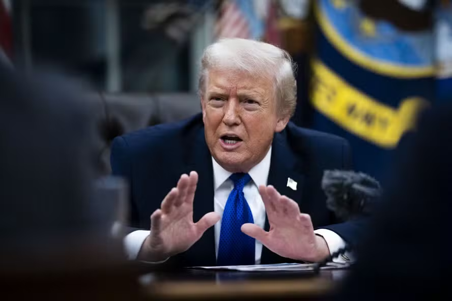 Trump promete assinar um decreto com tarifa global de 10% após decisão da Suprema Corte