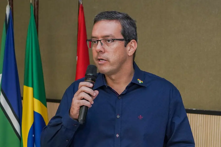 Prefeito de Macapá renuncia ao cargo após ser afastado por suspeita de fraude em licitações