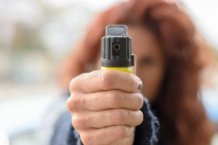 Câmara aprova posse de spray de pimenta para mulheres para defesa pessoal