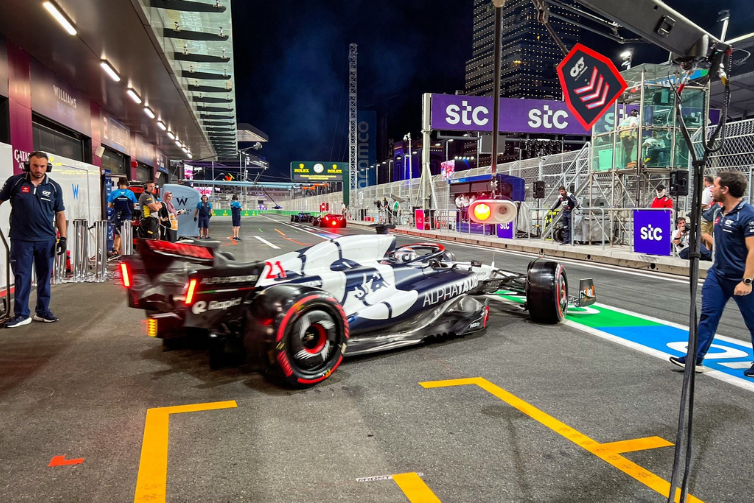 Fórmula 1 não realizará GPs do Bahrein e da Arábia Saudita em abril, mas evita confirmar cancelamento