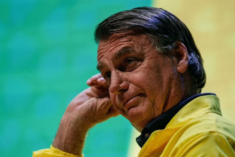 Hospital diz que Bolsonaro mantém boa evolução clínica, mas ainda não tem previsão de alta