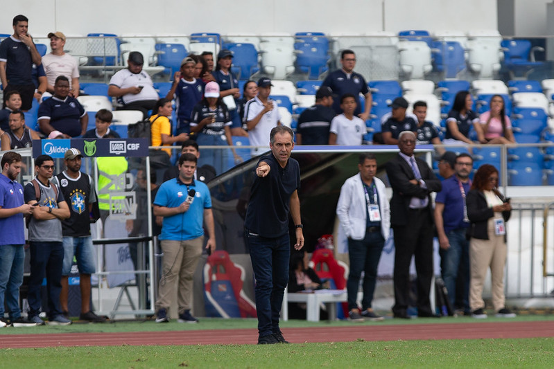 ‘Precisava da primeira vitória’, diz Condé ao celebrar goleada do Remo em cima do Bahia