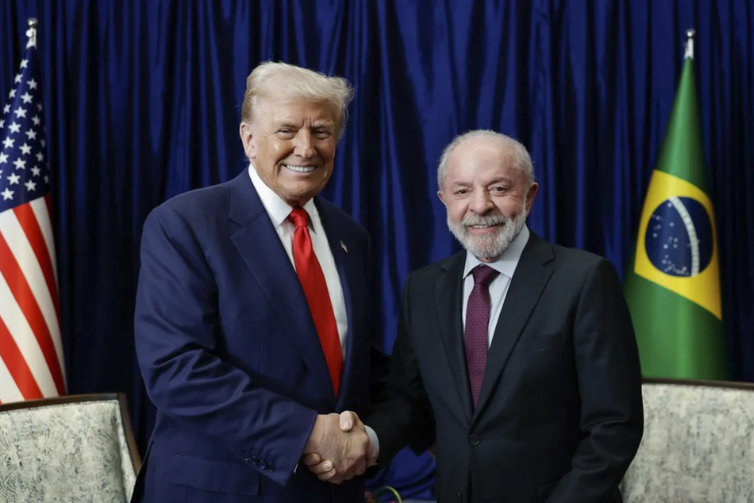 Visto negado a assessor de Trump e recusa a receber presos elevam tensão diplomática entre Brasil e Estados Unidos