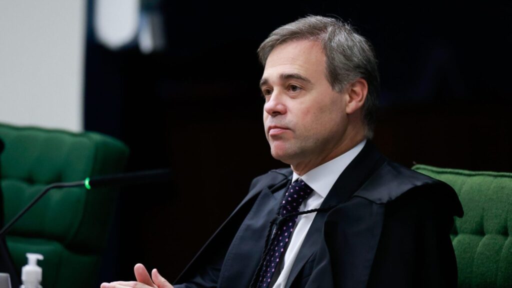 Mendonça abre inquérito para investigar vazamentos de dados de Vorcaro