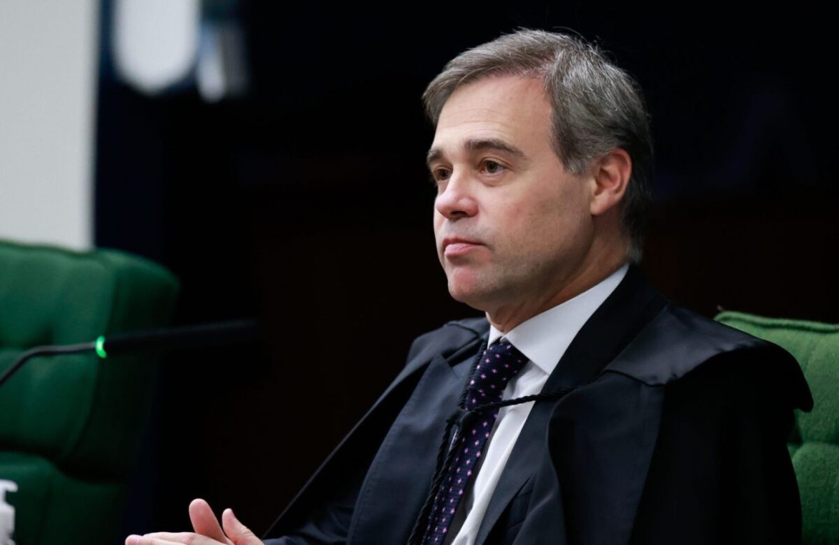 Mendonça abre inquérito para investigar vazamentos de dados de Vorcaro