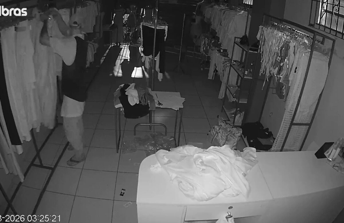 Criminosos invadem loja e causam prejuízo de R$ 20 mil no Juriunas, em Belém