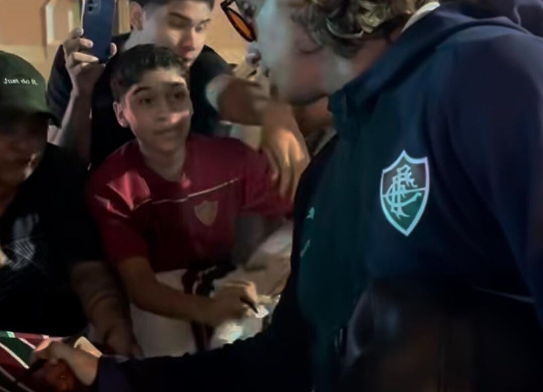 Fluminense desembarca em Belém com festa da torcida para duelo contra o Remo