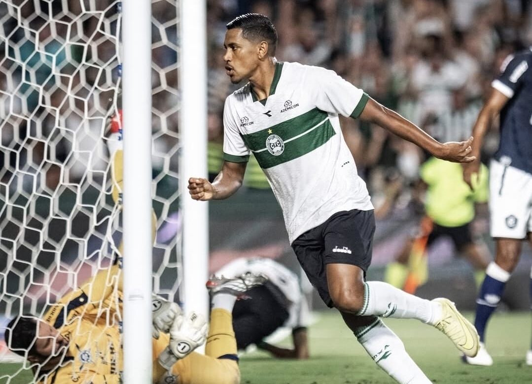 Coritiba domina primeiro tempo e abre vantagem contra o Remo com gol de Pedro Rocha