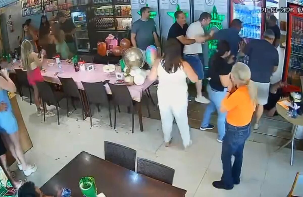 Servidor público é flagrado por câmeras de segurança em confusão com agressão dentro de conveniência, em Belém
