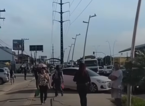 Ciclista registra imprudências e agentes aplicando multas na Augusto Montenegro, em Belém