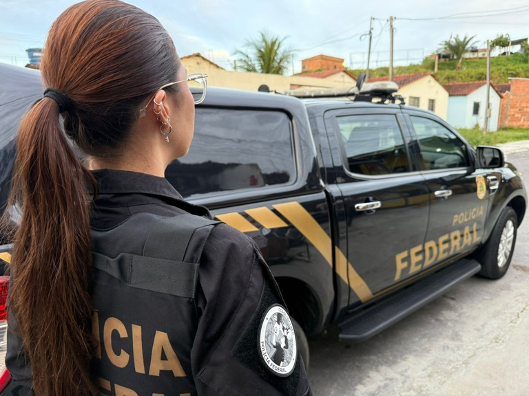 Operação da Polícia Federal prende mulher em Belém por crimes de abuso sexual infantil na internet