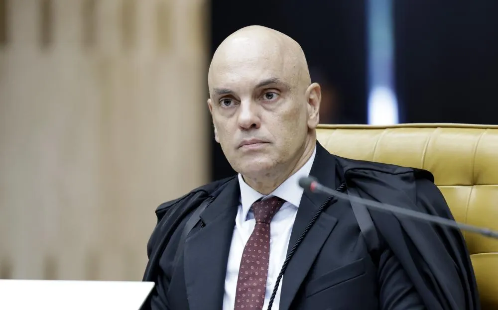 Moraes manda prender contador no Rio por suspeita de vazamento de dados de parentes de ministros do STF