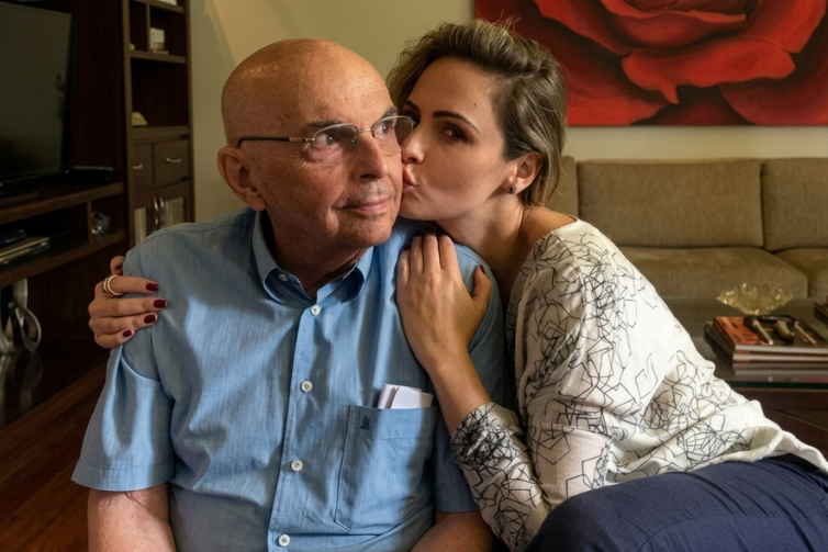 Próximo da final do BBB 26, pai de Ana Paula Renault é internado em Belo Horizonte