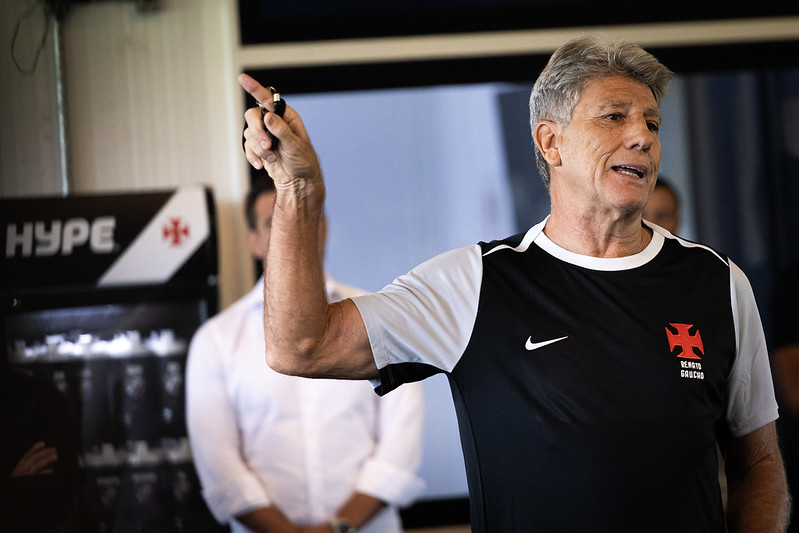 Vasco intensifica treinos táticos para corrigir erros antes de jogo decisivo contra o Remo na Série A