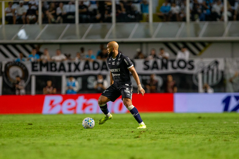 Com o meio desfalcado, Léo Condé terá dor de cabeça para montar o Remo contra o Grêmio