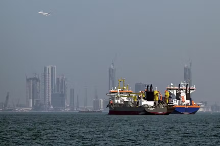 Irã e EUA dizem que Estreito de Ormuz está ‘completamente aberto’ após acordo de cessar-fogo no Líbano