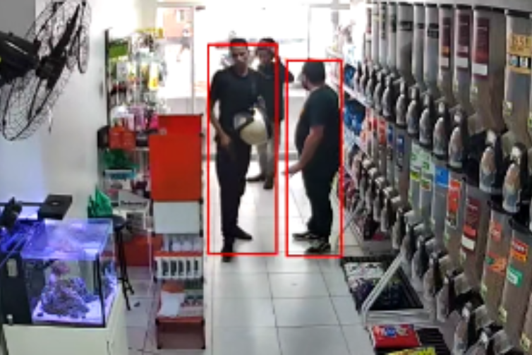 Casal é feito refém durante assalto a pet shop no Umarizal