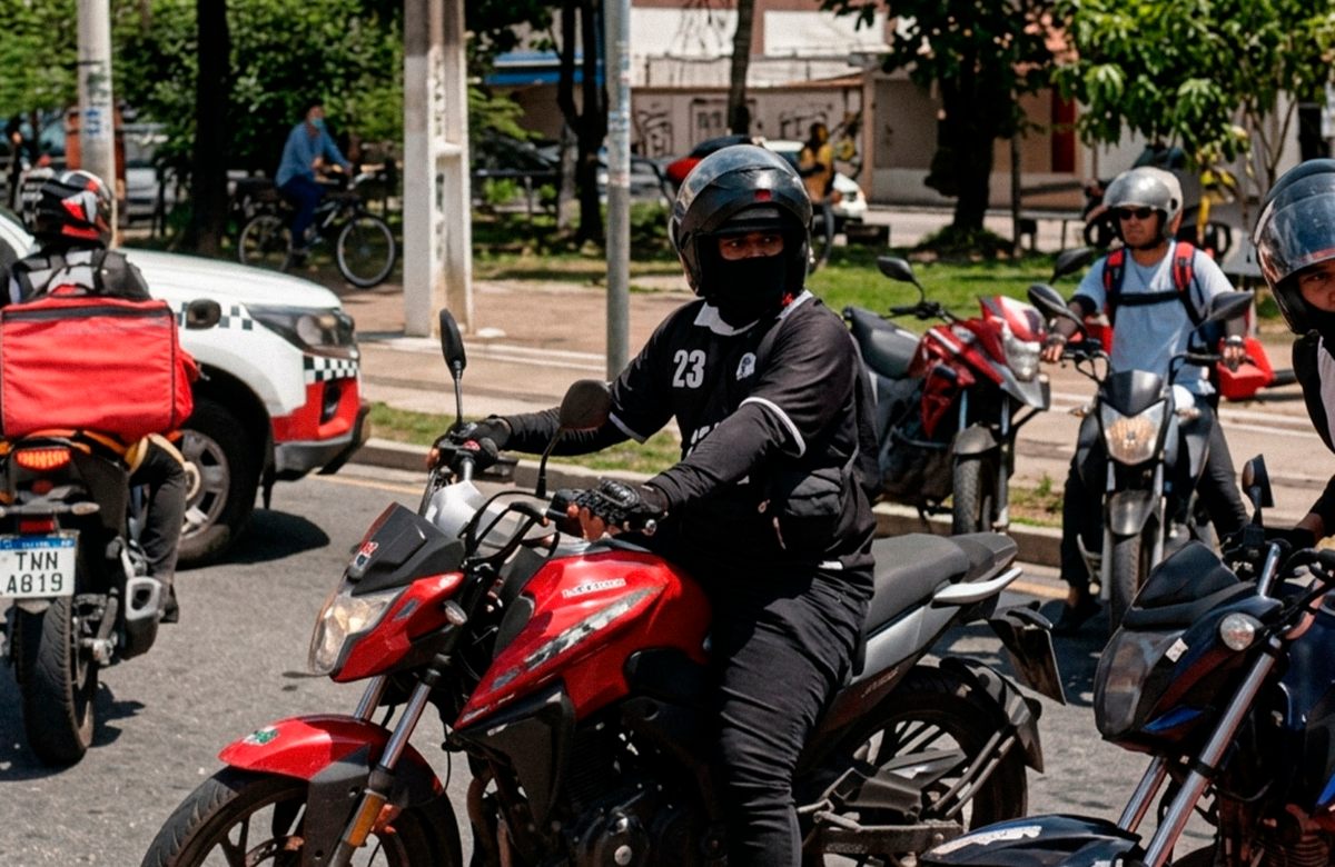 Motociclistas fazem ato em Belém após morte de entregadora por aplicativo no trânsito