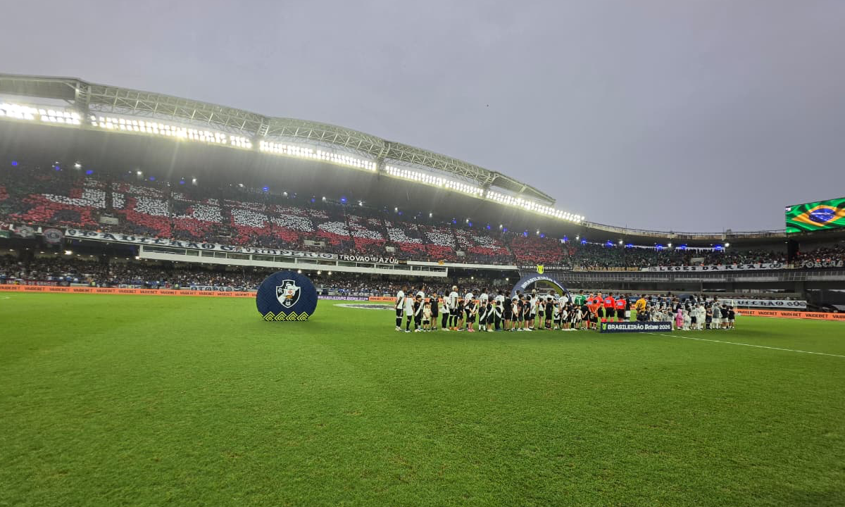 “Welcome to the Jungle”: Remo homenageia Guns N’ Roses em mosaico durante partida contra o Vasco no Mangueirão