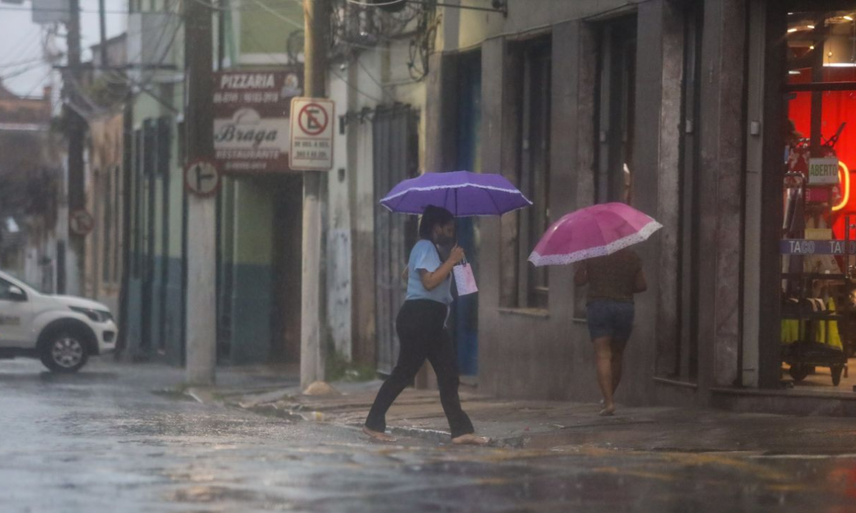 Após semanas de temporais, previsão indica chuva forte em Belém neste sábado (25)