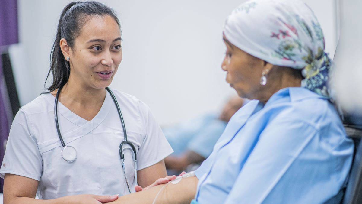 Brasil firma parceria para produção nacional de medicamento oncológico no SUS que pode tratar até 18 tipos de câncer