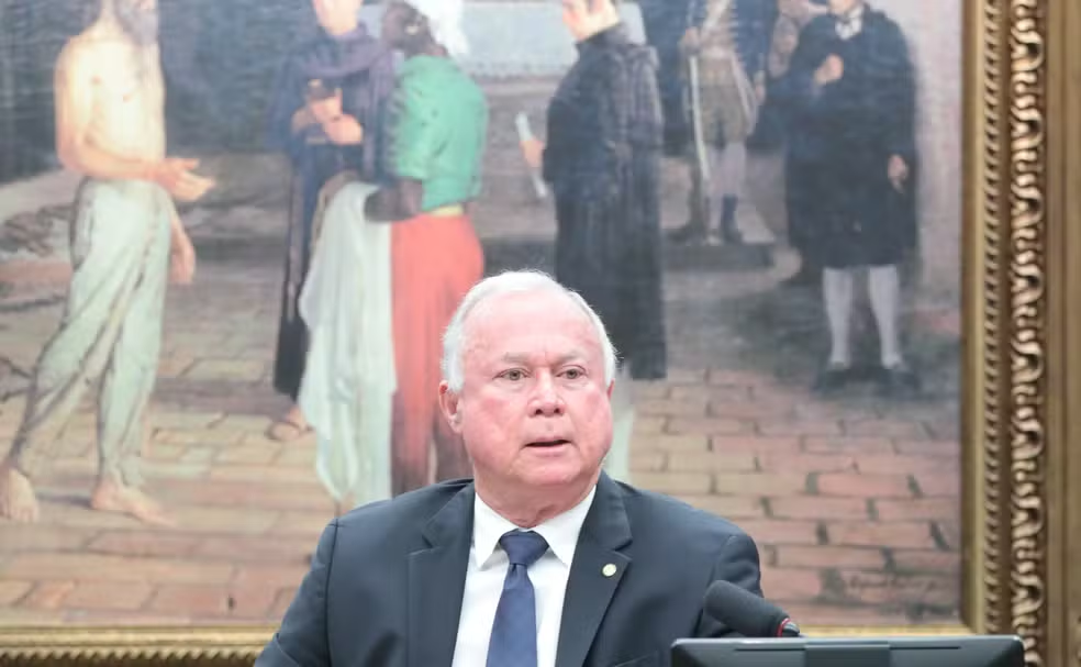 Proposta que acaba com escala 6×1 avança na Câmara e segue para comissão especial