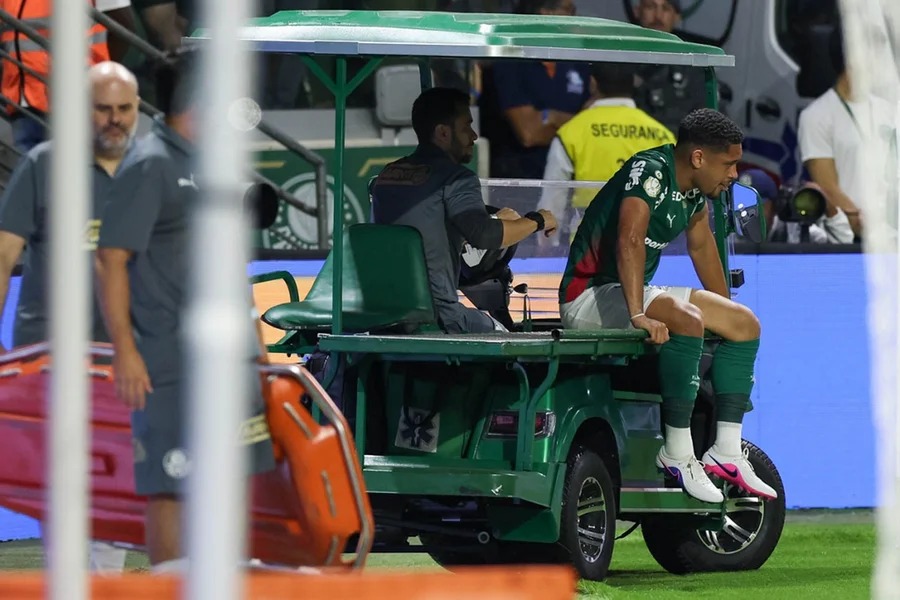 Palmeiras confirma cirurgia para Vitor Roque após lesão contra o Jacuipense