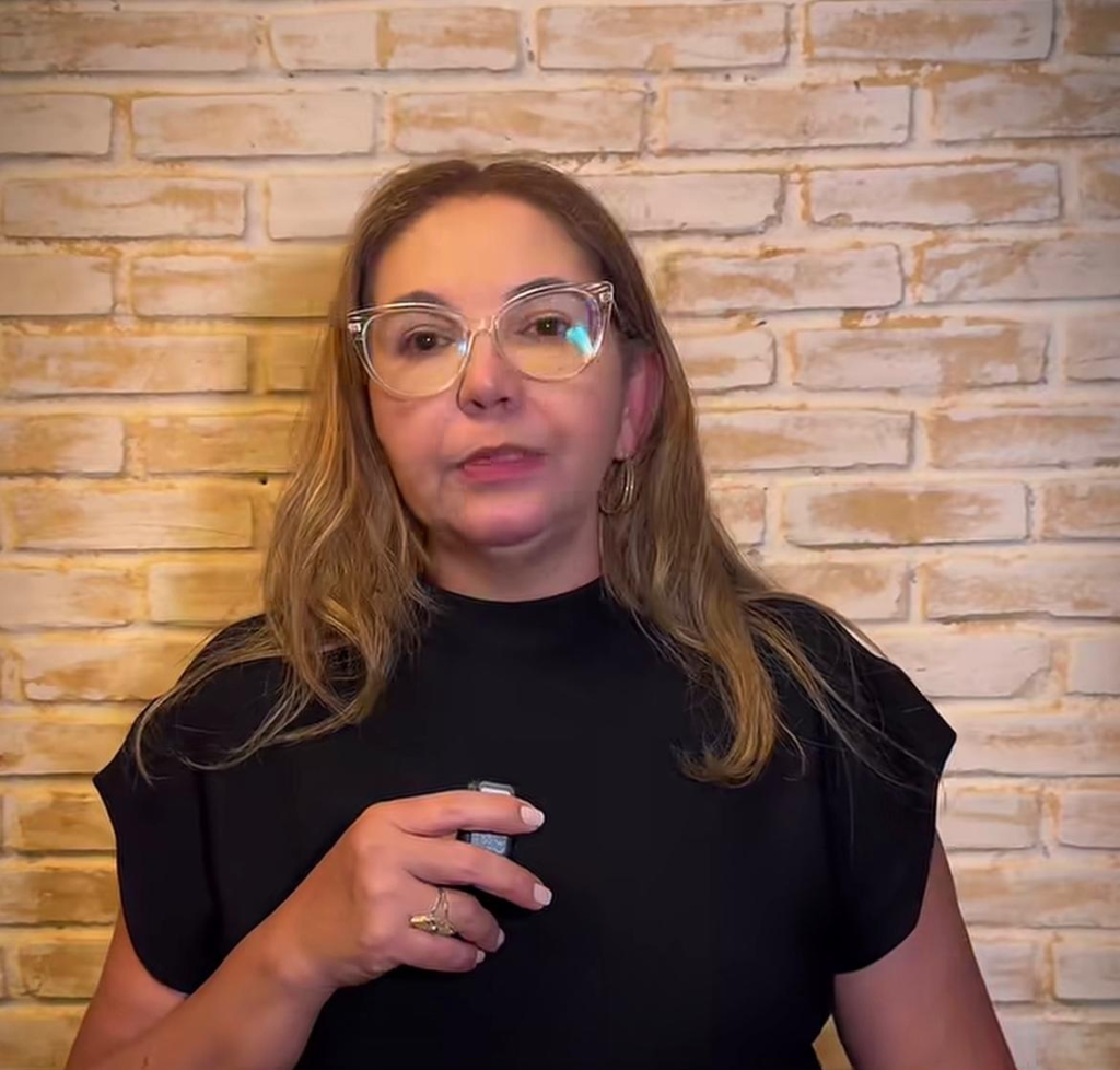 Após críticas à presidente da Funpapa na tribuna, vereadora denuncia ataques de robôs e aciona a Polícia