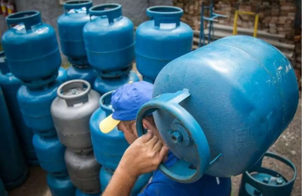 Caixa libera vale-recarga do programa Gás do Povo; saiba como ter acesso