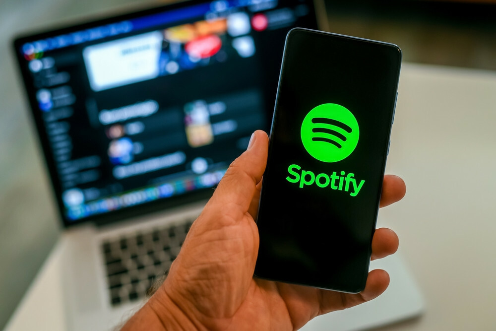 Spotify lança recurso para diferenciar artistas reais e conteúdo gerado por IA