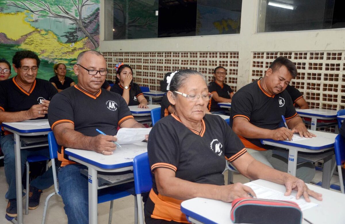 EJA enfrenta encolhimento de matrículas em Belém, em meio à perda de  estudantes adultos em todo o país